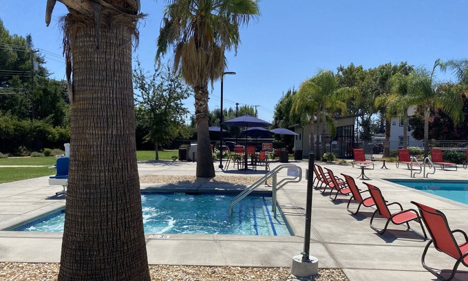 Southeastern Sacramento Apartment | Peaceful and Spacious 2 bedroom 2 bathroom Unit