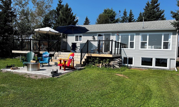 Malagash House | Peaceful beachfront Harrington Hideout close to 4 golf courses and Ski Wentworth
