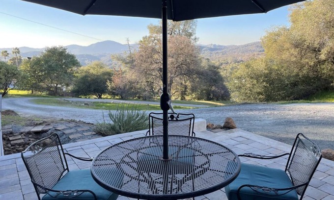 Sonora Cabin | Peaceful cabin getaway with gorgeous views!