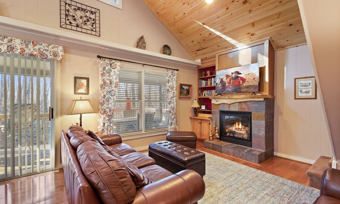 Beech Mountain Cabin | Peaceful Cabin Near Many Activities