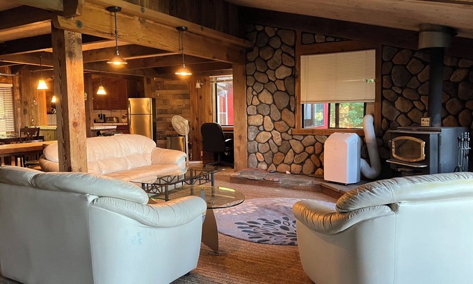 Los Gatos Cabin | Peaceful cabin with Great Views and WiFi in Redwood Retreat