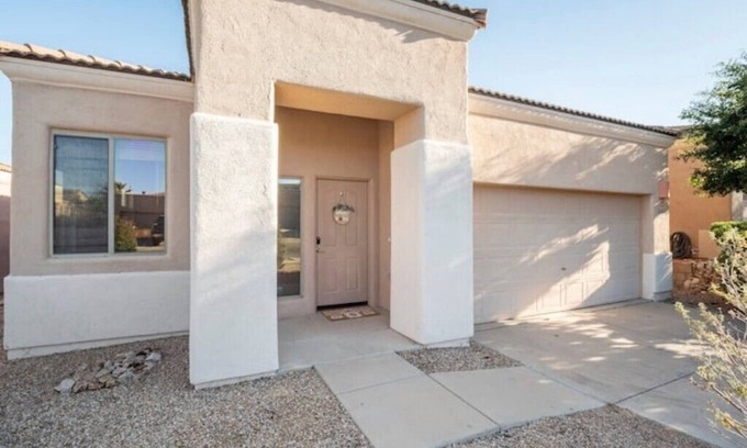 Vail House | Peaceful casita near wineries, national parks, and more. Family & pet-friendly!