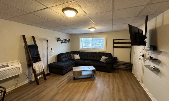 Cedar Rapids Apartment | Peaceful Cedar Rapids Apt