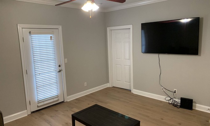 Tuscaloosa Condo | Peaceful Condo in Tuscaloosa