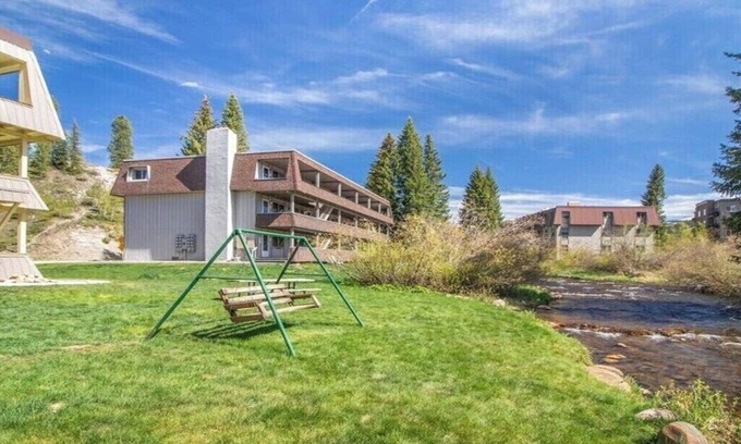 Winter Park Condo | Peaceful condo on river in downtown WP w/pool