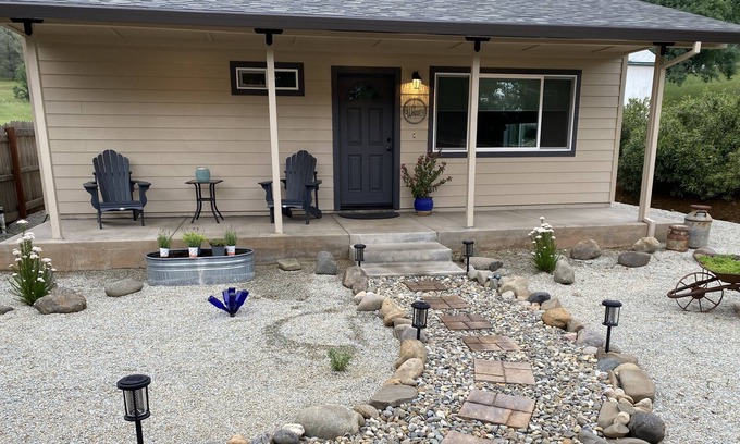 Redding Cottage | Peaceful Cottage just minutes from walking trails and Sundial Bridge