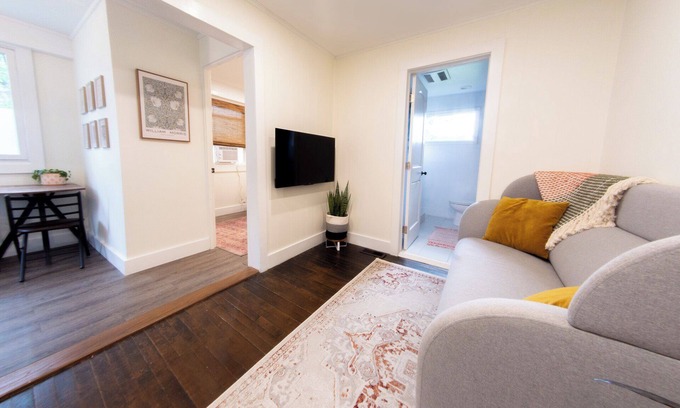 Oakley Apartment | Peaceful Couples Retreat, 2 minutes from the Biltmore