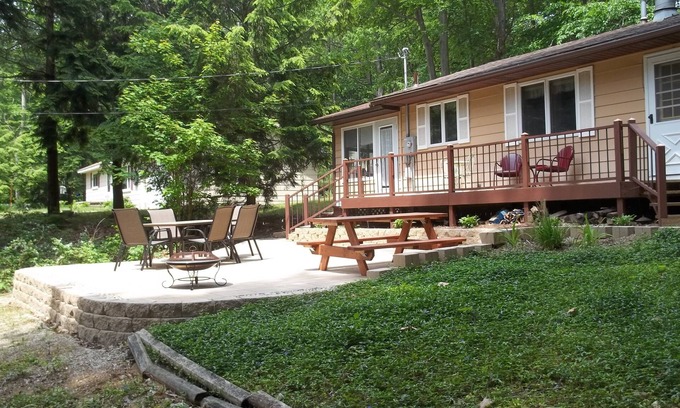 Shelby Cottage | Peaceful Family Retreat with Breathtaking Lake Michigan Beach