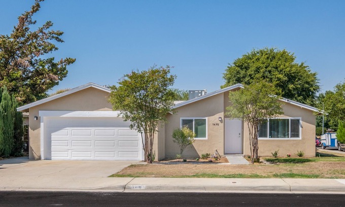 Clovis House | Peaceful Getaway in Clovis, Cozy 4Bed/2Bath