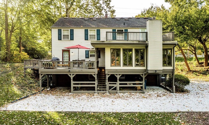 Indianapolis House | Peaceful Getaway Scenic Park & River Views in the heart of Broad Ripple Village!