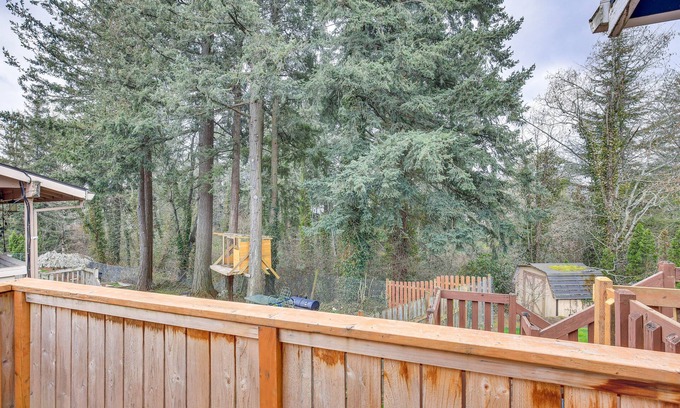 Gresham House | Peaceful Gresham Home w/Grill: 2 Mi to Downtown