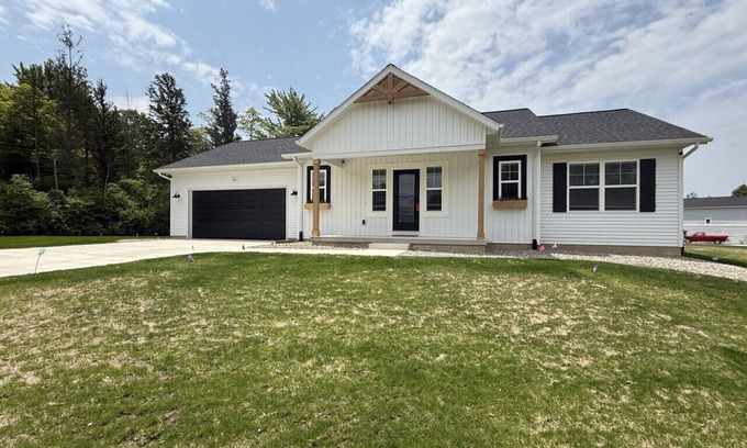 South Haven House | Peaceful Haven Escape: Sleeps 6