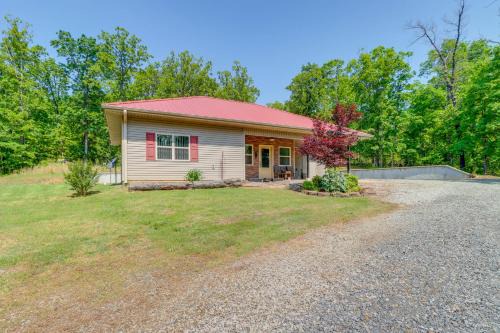 Edgemont House | Peaceful Home with Patio Near Greers Ferry Lake