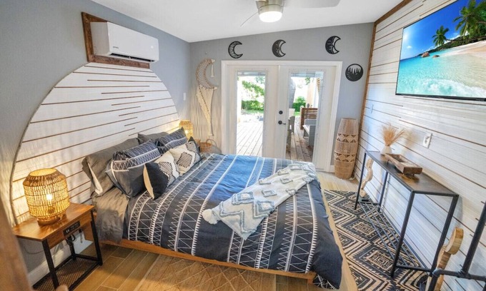 Conway House | Peaceful Lake view + 10min to dwtn + near parks