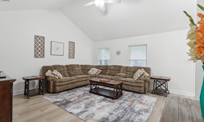 Slidell House | Peaceful luxury home