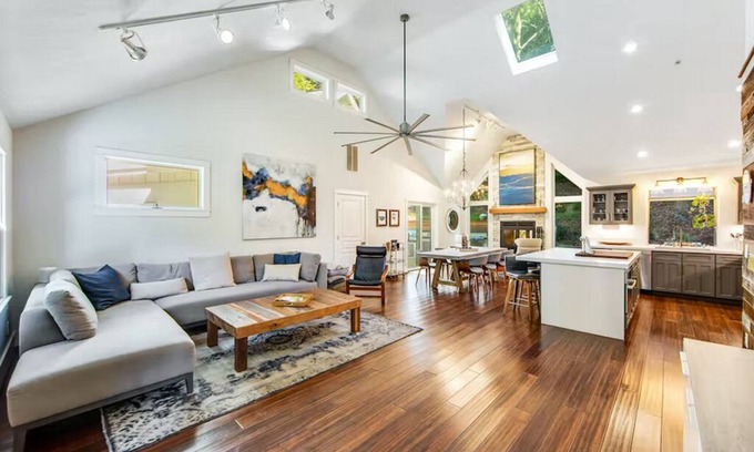 Felton House | Peaceful Modern Retreat at East Creek