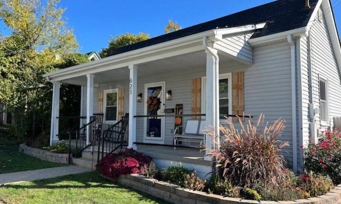 Georgetown House | Peaceful neighborhood with AMAZING beds, fire pit, 10mins to Kentucky Horse Park