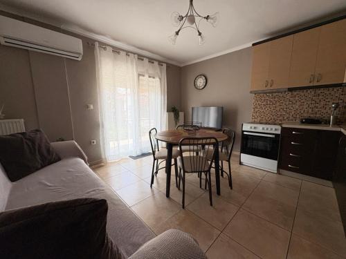 Alexandroupoli Apartment | Peaceful Nook 2