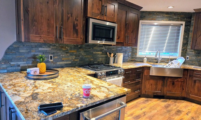 Balzac Other | Peaceful prairie Farmhouse on 4 Acres close to Calgary Airport