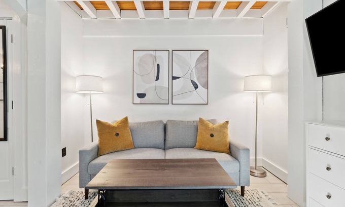 Cannonborough Elliotborough Apartment | Peaceful & Private Apartment with Patio