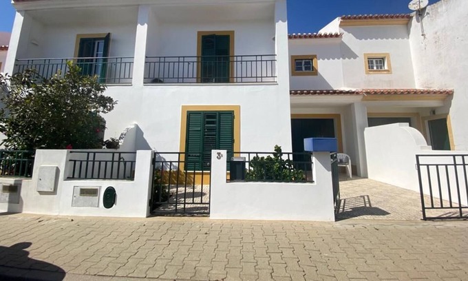 Longueira House | Peaceful retreat 2 minutes from the beach in Portugal's famous Costa Vicentina!