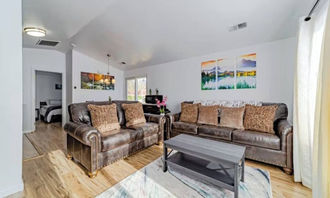 Bayview House | Peaceful retreat near the redwoods, ocean, and golf course!