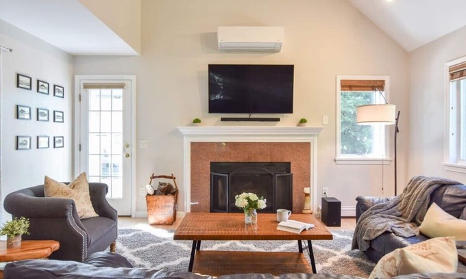 Wellfleet House | Peaceful retreat plus Dog Friendly!