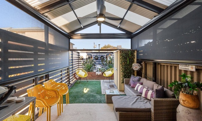 Semaphore Apartment | Peaceful Retreat Steps from Semaphore Beach