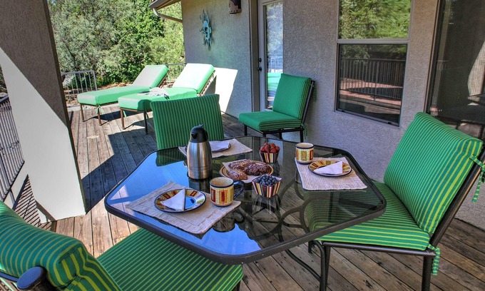 Oak Creek House | Peaceful Sedona Getaway with Private Hot Tub, Fully Fenced Yard, Dog Friendly.