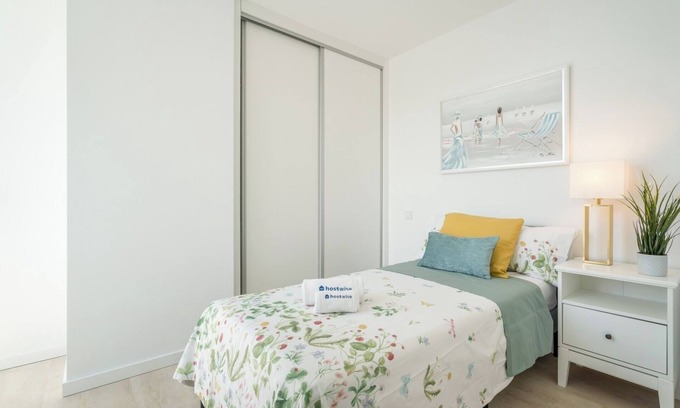 Ramalde Apartment | Peaceful Sunny Flat | Ace Location