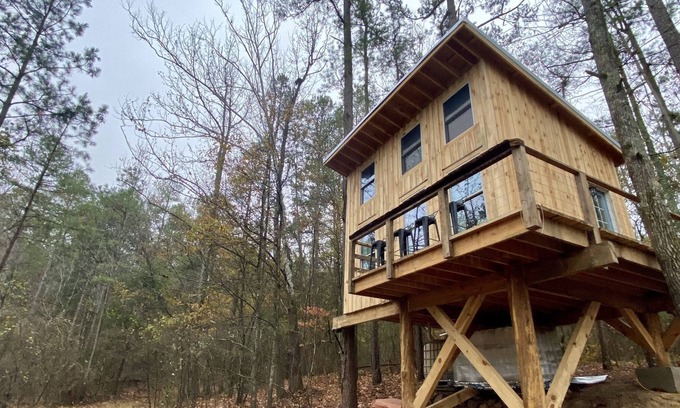 Boles Cabin | Peaceful Treehouse in the Forest