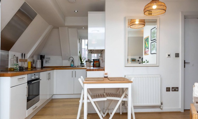 Southwark Apartment | Peaceful & Unique 1BD Studio Flat - Peckham