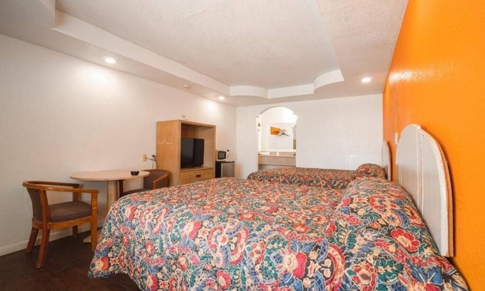 North Beach Hotel | Peaceful Unit Near Texas Aquarium – Pets Allowed & Free Parking
