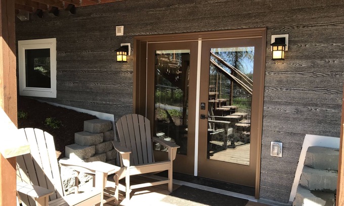 Kalifornsky House | Peaceful unit on beautiful wooded Lot. Minutes to Kenai, Soldotna & Kasiloff.