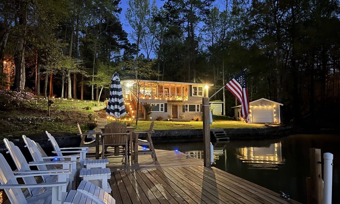 Coosa County House | Peaceful vacation very close to The Landing!