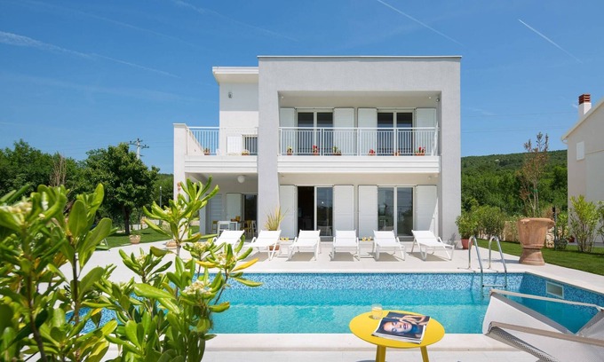 Stanisovi Villa | Peaceful Villa in Stanisovi with sea view