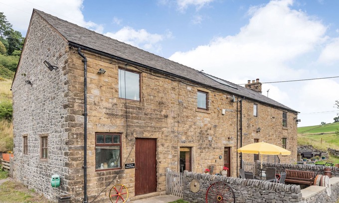 Sparrowpit Cottage | PEACOCK COTTAGE, family friendly, with a garden in Sparrowpit