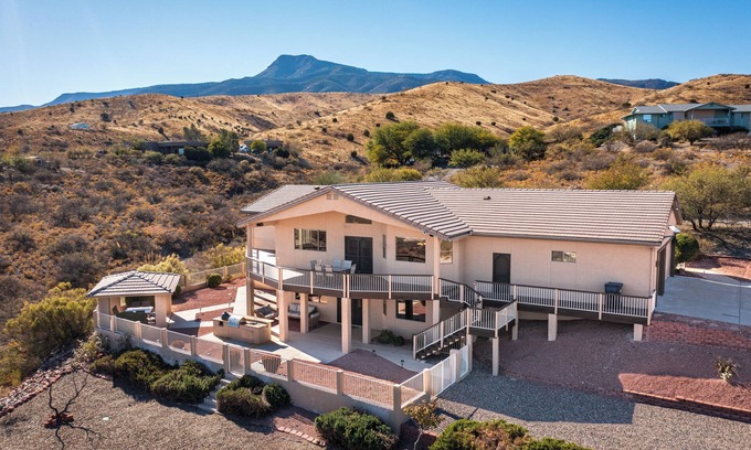 Clarkdale House | PeaksView Oasis - Spacious, central w/great views