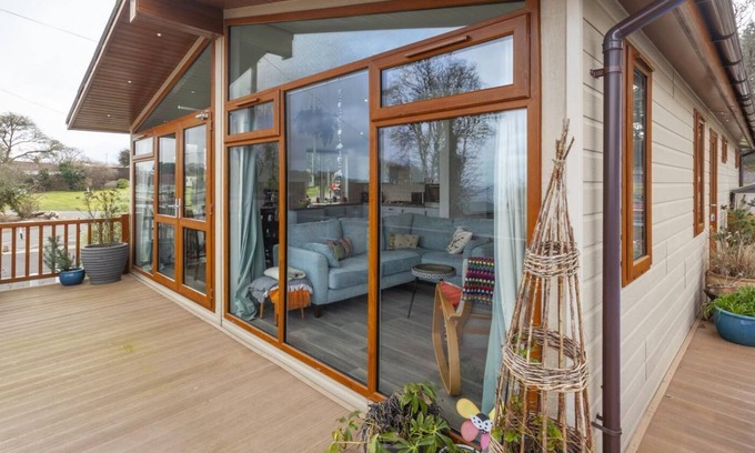 Old Cleeve Apartment | Pebble Lodge, Watchet