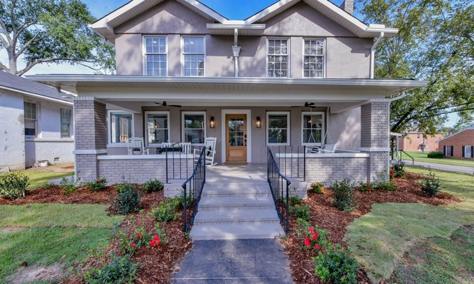 Tuscaloosa House | Pecan - walk to the Stadium! Firepits, grills and more!
