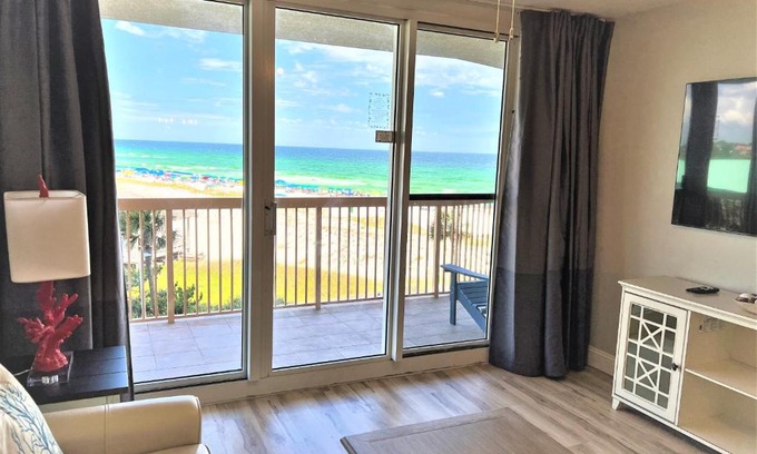 Destin Apartment | Pelican Beach 2 bedroom 4th floor Gulf Front Condo