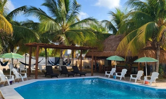 Chelem Hotel | Pelican Inn at Las Dunas Chelem Hotel