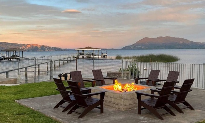 North Lakeport House | Pelican - Lake Front Lakeport