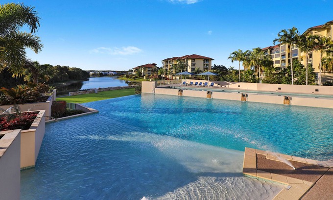 Pelican Waters Hotel | Pelican Waters Resort