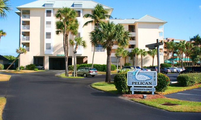 Stuart Condo | Pelicans Paradise on the Beach