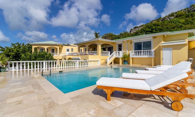 Pelican Key Villa | Pelikaan Sunset: A Villa With Stunning Ocean Views