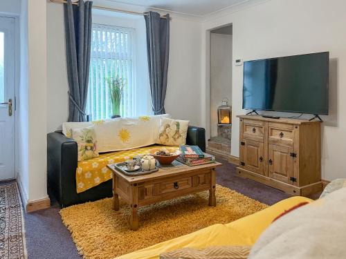 Hirwaun House | Pen Bryn - Uk48348
