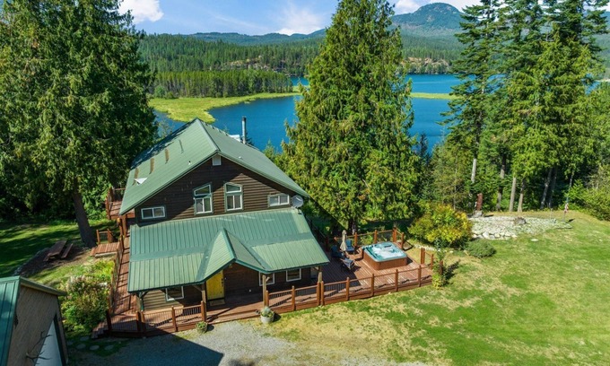 Sandpoint House | Pend Oreille River | Private Lake View | Acreage
