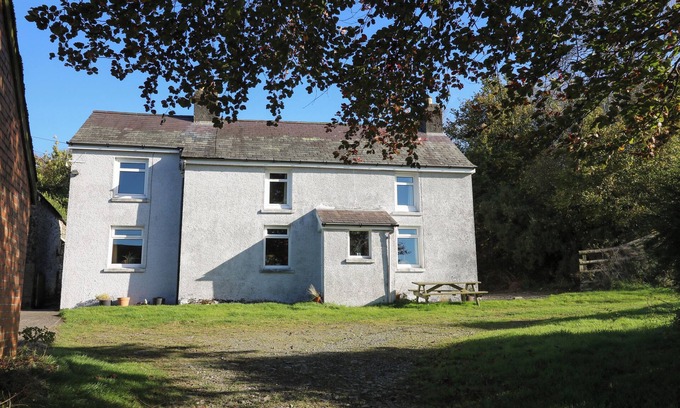 Tregaron Cottage | PENGRAIG, pet friendly, character holiday cottage in Tregaron