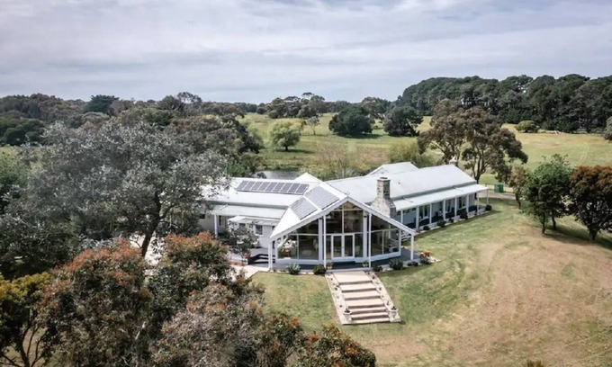 Boneo House | Peninsula Flower House